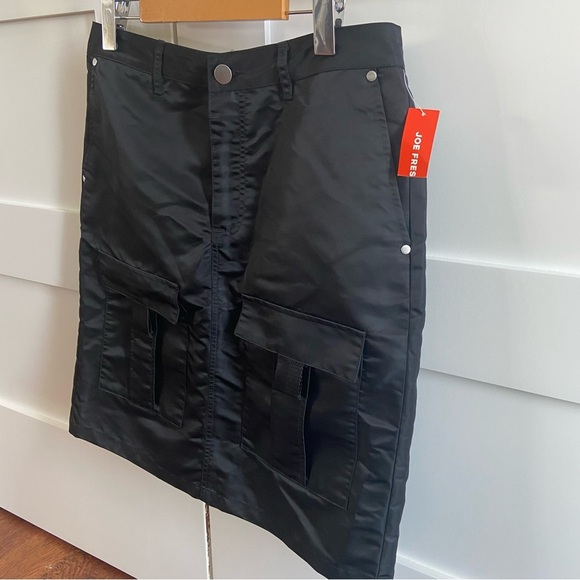 Joe Fresh Black Nylon Cargo Skirt - Picture 4 of 13